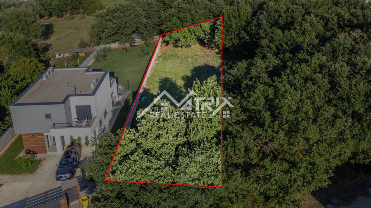 Medulin, Atraktivno gradbeno zemljišče, 5 min do morja