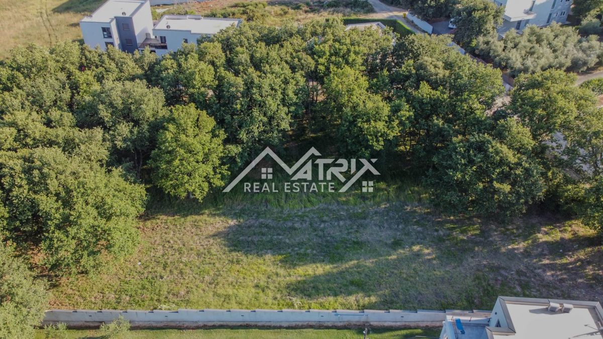 Medulin, Atraktivno gradbeno zemljišče, 5 min do morja