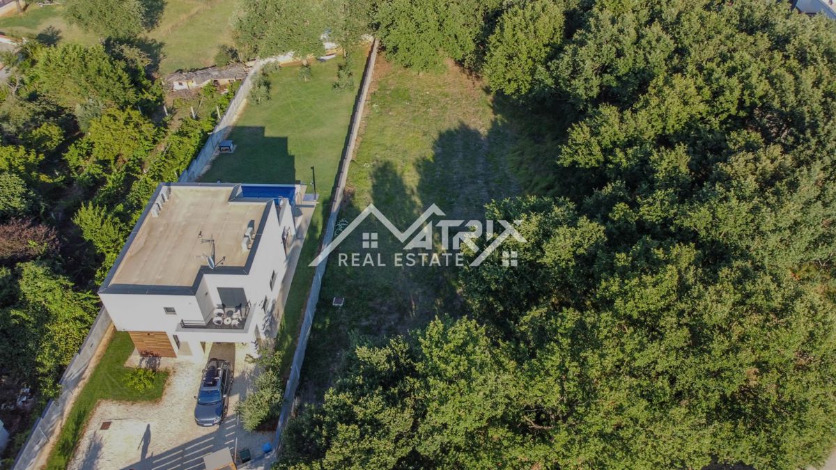 Medulin, Atraktivno gradbeno zemljišče, 5 min do morja