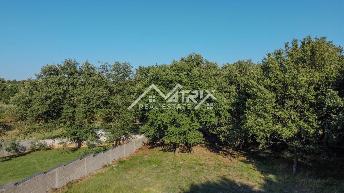 Medulin, Atraktivno gradbeno zemljišče, 5 min do morja