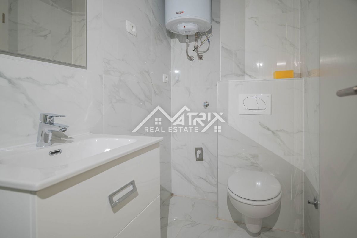 Medulin, dvosobno stanovanje z balkonom in parkirnim mestom, blizu morja