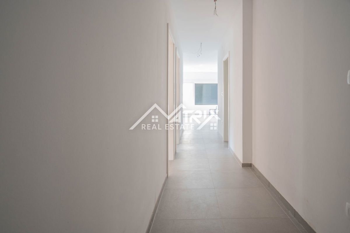 Medulin, dvosobno stanovanje z balkonom in parkirnim mestom, blizu morja