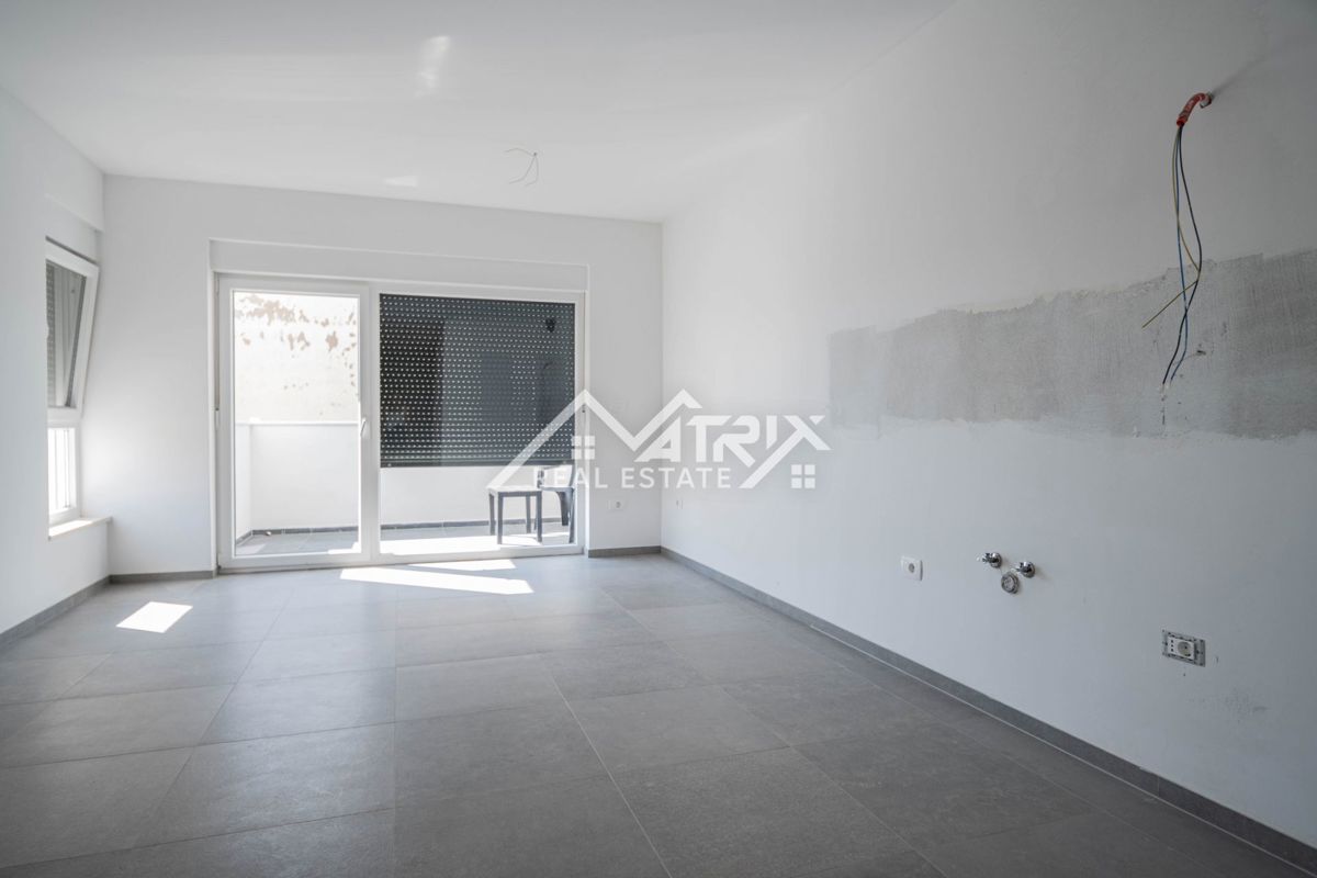 Medulin, dvosobno stanovanje z balkonom in parkirnim mestom, blizu morja