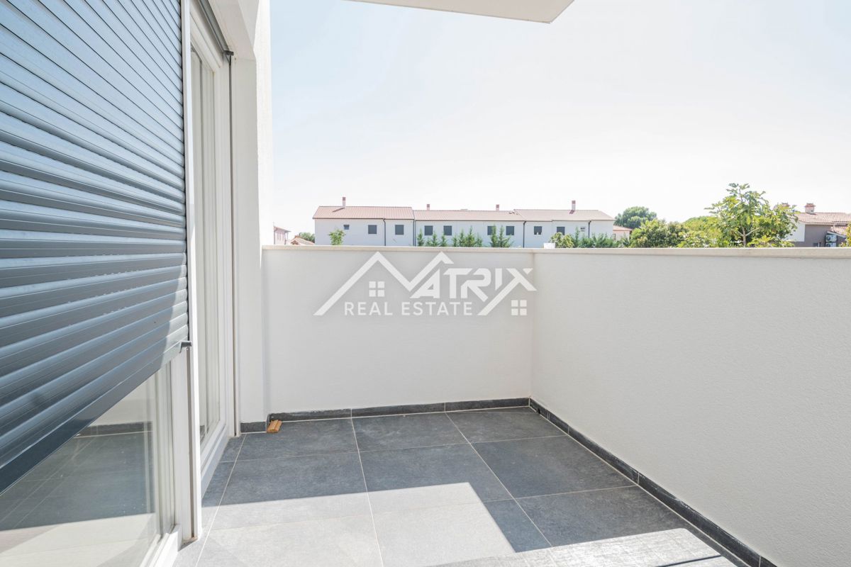 Medulin, dvosobno stanovanje z balkonom in parkirnim mestom, blizu morja