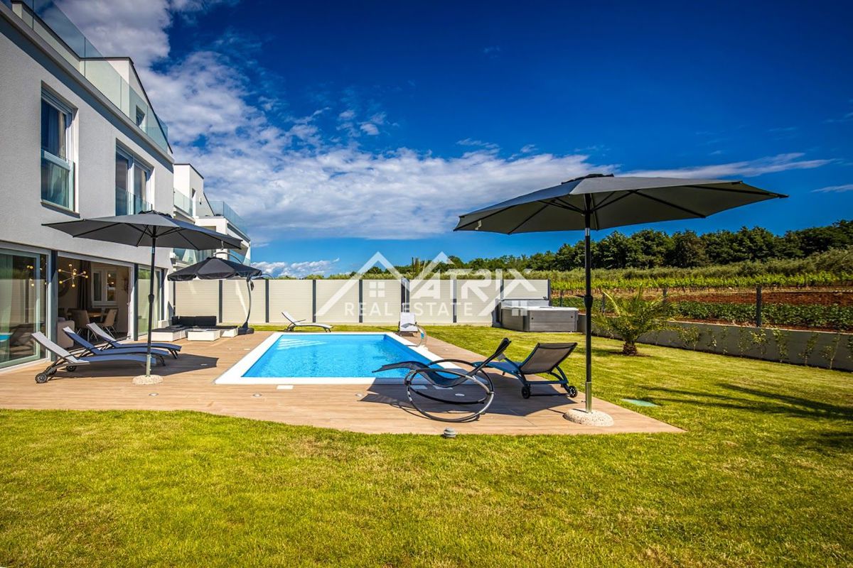 Poreč okolica, lepa moderna hiša blizu mesta