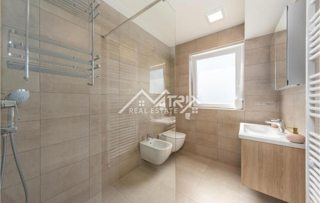 Poreč okolica, lepa moderna hiša blizu mesta