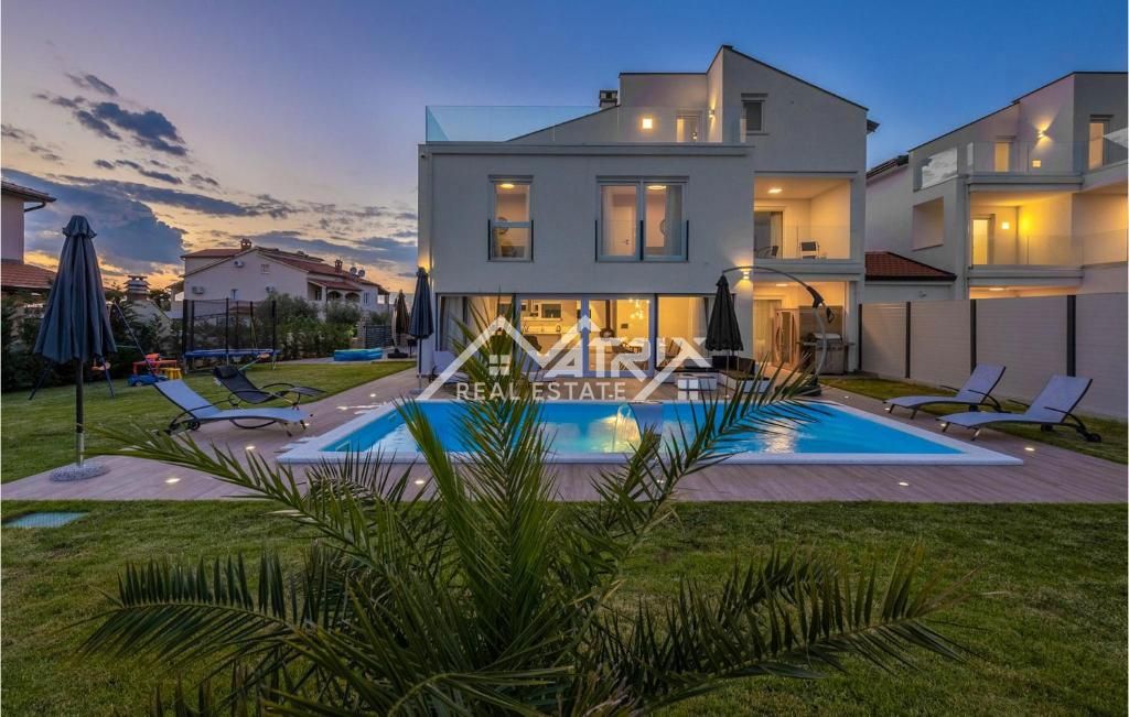 Poreč okolica, lepa moderna hiša blizu mesta