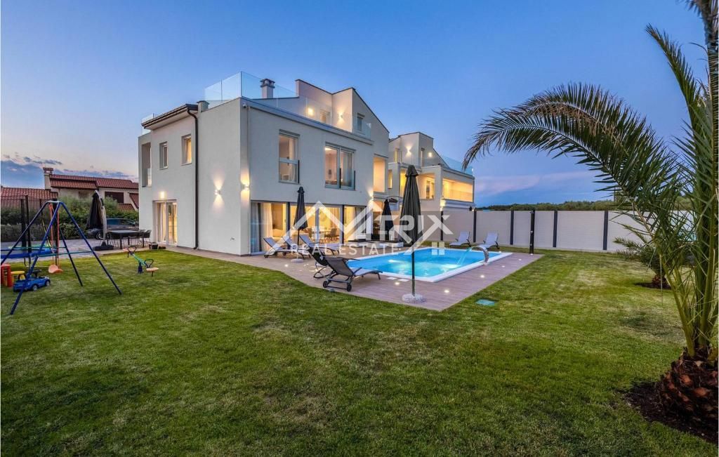 Poreč okolica, lepa moderna hiša blizu mesta