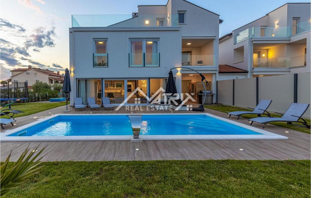 Poreč okolica, lepa moderna hiša blizu mesta