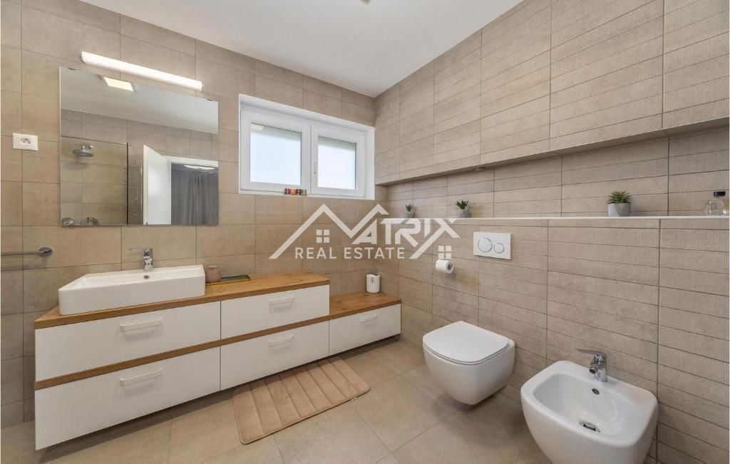 Poreč okolica, lepa moderna hiša blizu mesta