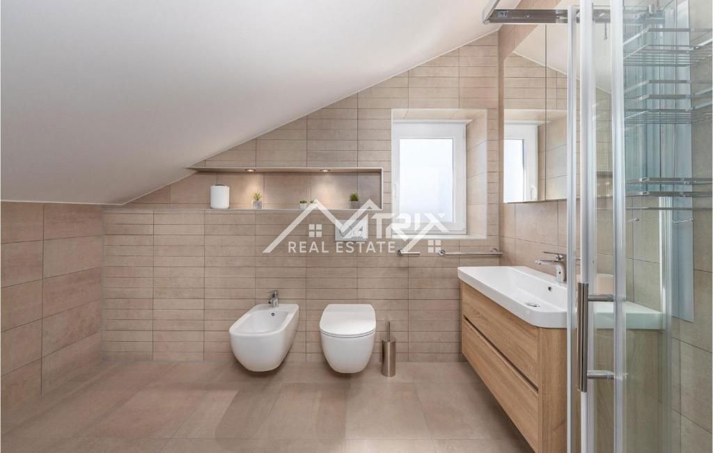 Poreč okolica, lepa moderna hiša blizu mesta