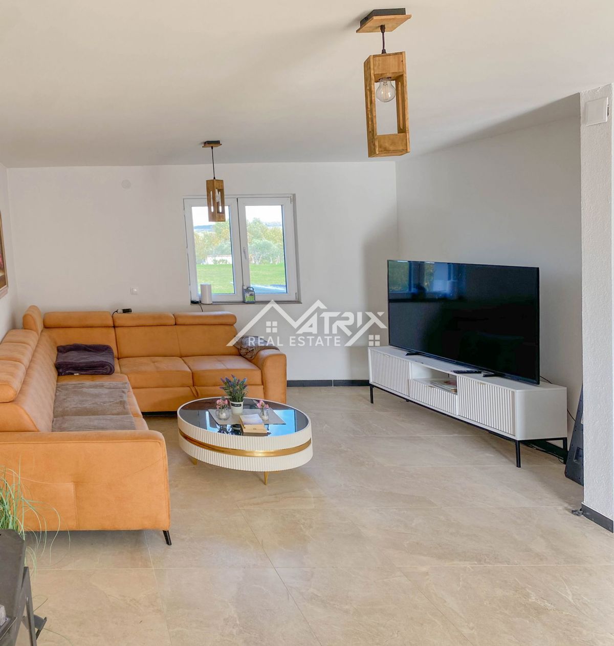 Poreč okolica, moderna hiša z bazenom in pogledom na morje