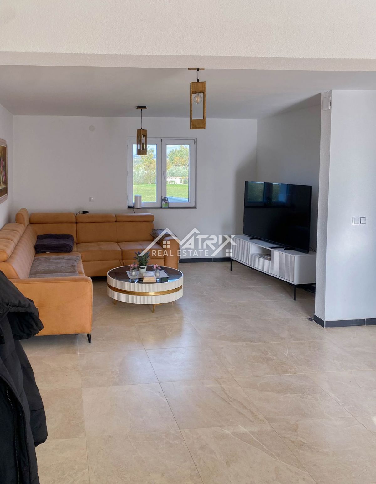 Poreč okolica, moderna hiša z bazenom in pogledom na morje