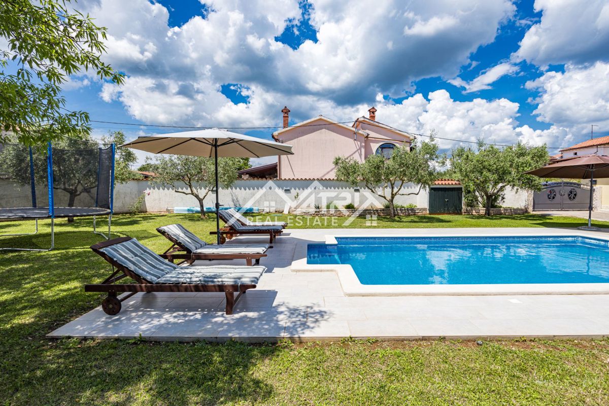 Marčana okolica, čarobna istrska hiša z bazenom