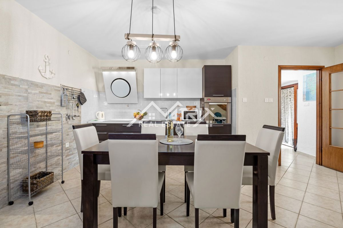 Marčana okolica, čarobna istrska hiša z bazenom