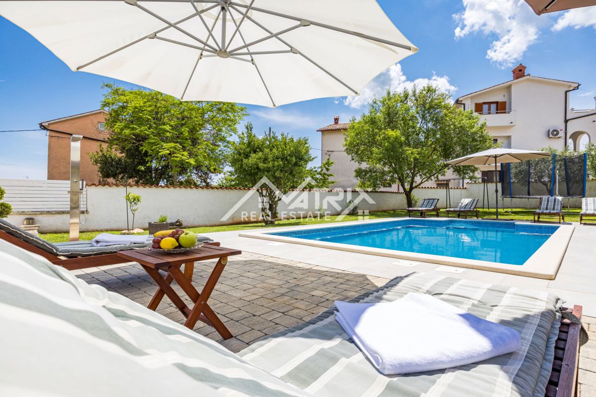 Marčana okolica, čarobna istrska hiša z bazenom