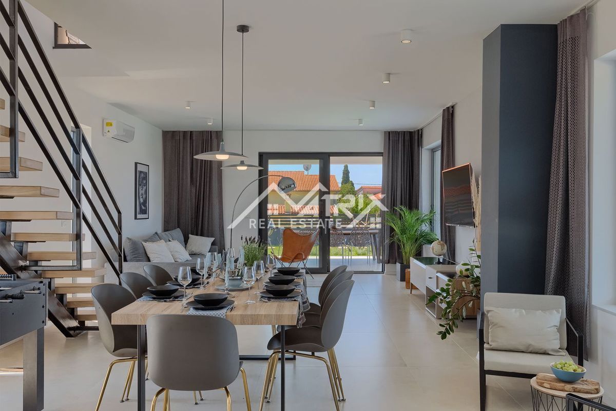 Fažana okolica, Moderna hiša z bazenom blizu morja!