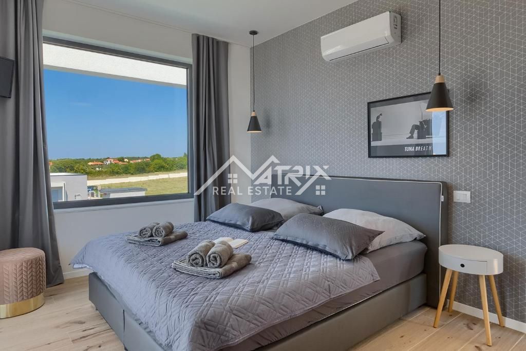 Fažana okolica, Moderna hiša z bazenom blizu morja!