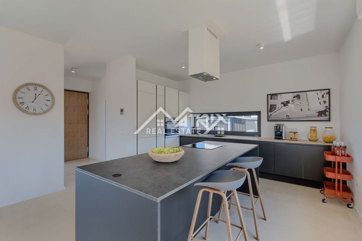 Fažana okolica, Moderna hiša z bazenom blizu morja!