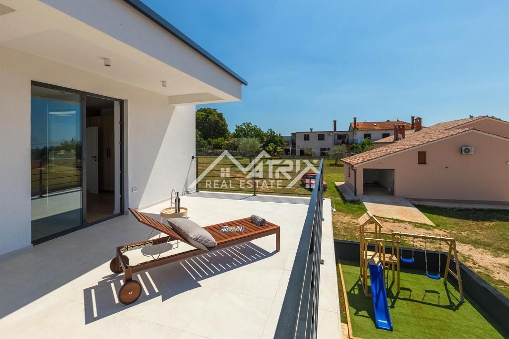 Fažana okolica, Moderna hiša z bazenom blizu morja!