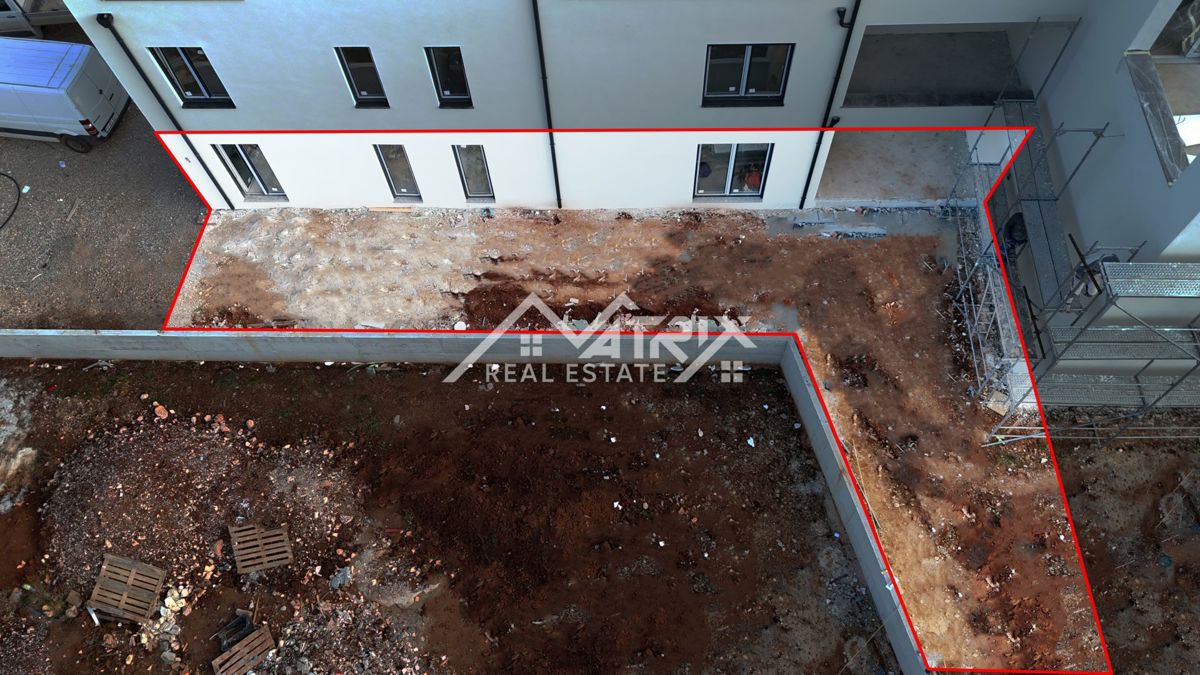  Poreč, veliko stanovanje z vrtom v bližini morja