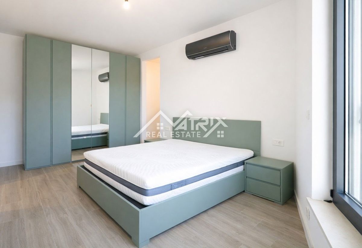 Poreč, Moderno opremljen stan u novogradnji 400 m od plaže!