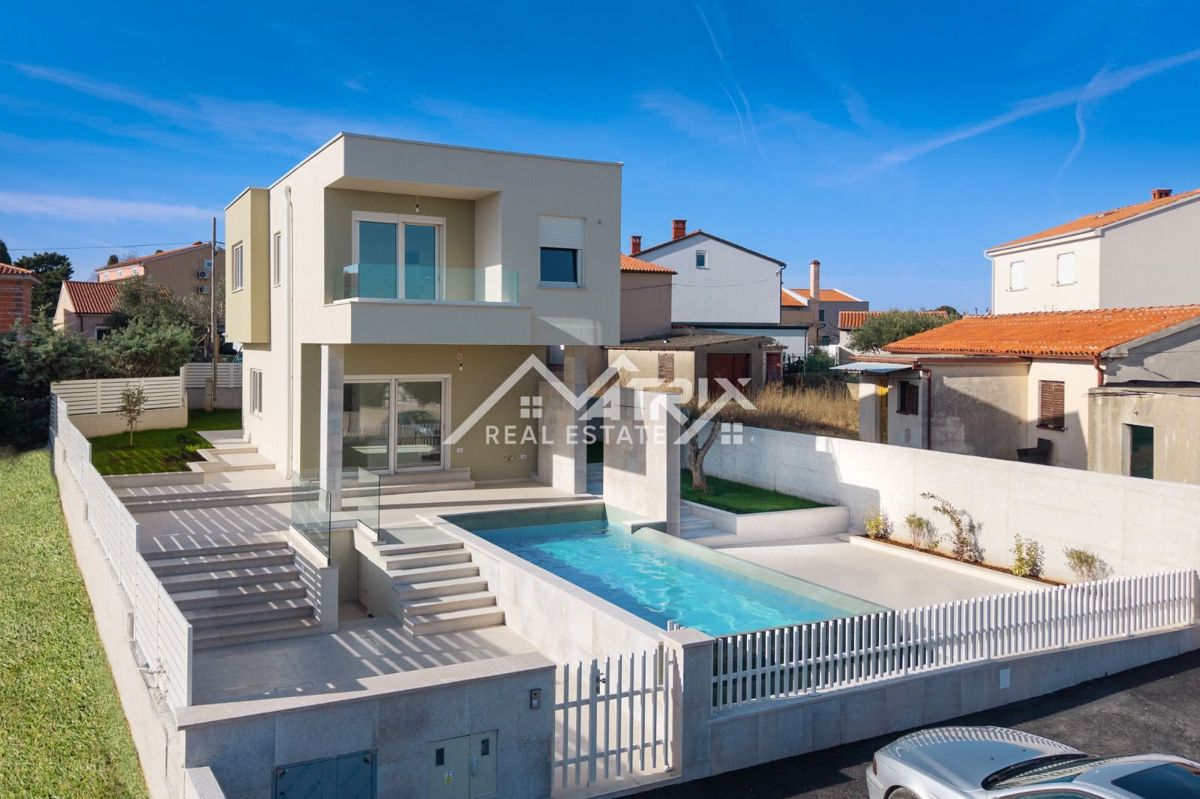 Medulin, Moderna hiša z bazenom in pogledom na morje