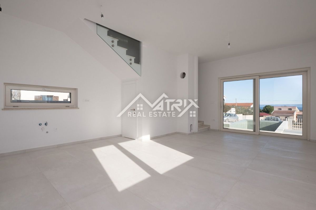 Medulin, Moderna hiša z bazenom in pogledom na morje