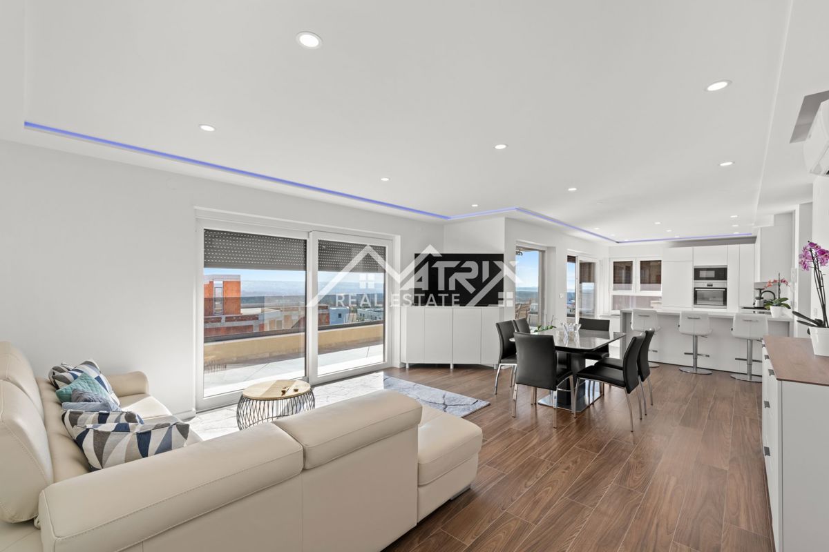 Poreč, luksuzni penthouse s pogledom na morje, Novo!