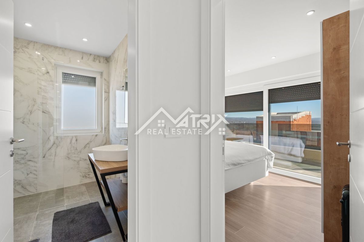 Poreč, luksuzni penthouse s pogledom na morje, Novo!