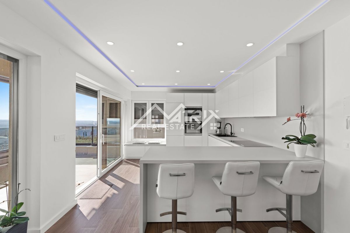 Poreč, luksuzni penthouse s pogledom na morje, Novo!