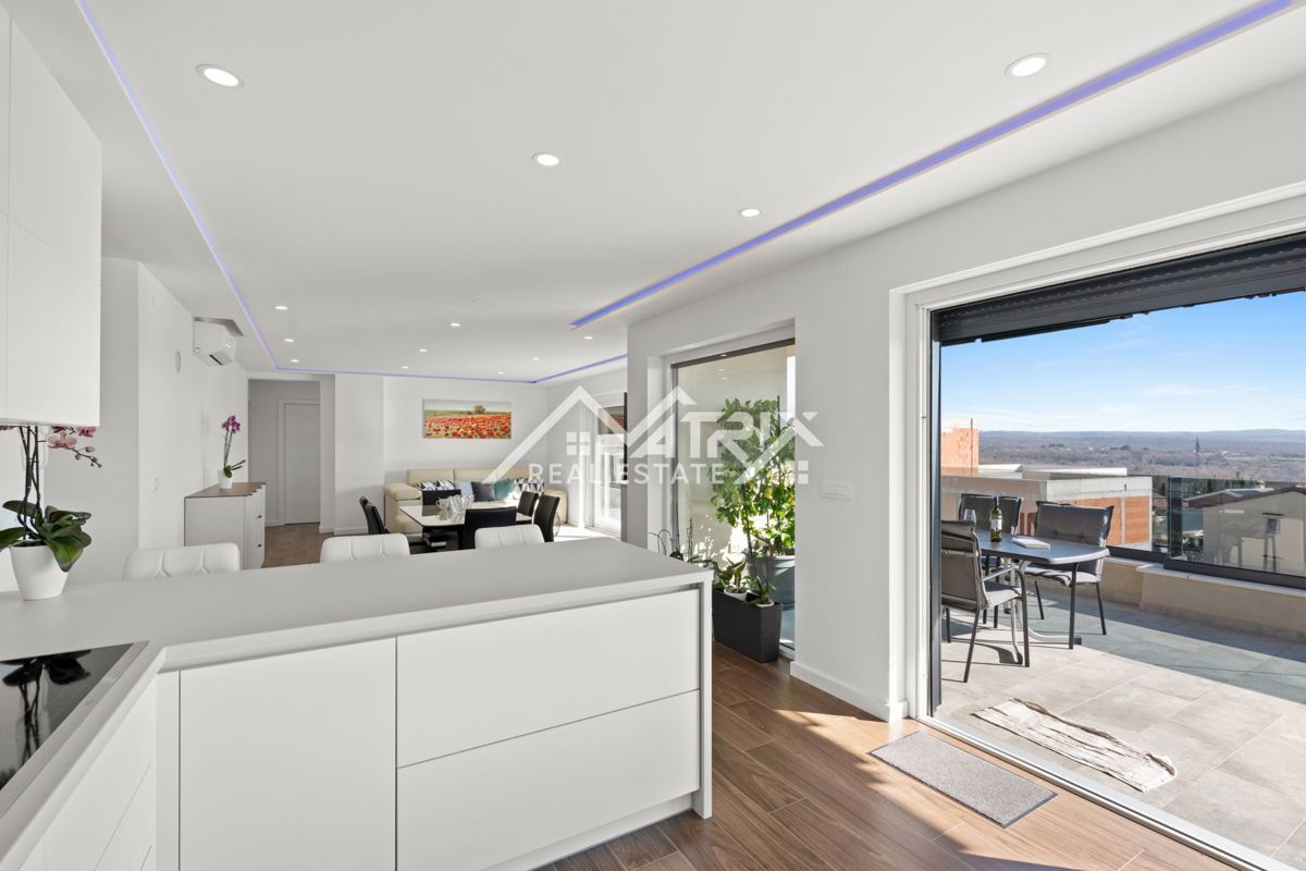 Poreč, luksuzni penthouse s pogledom na morje, Novo!