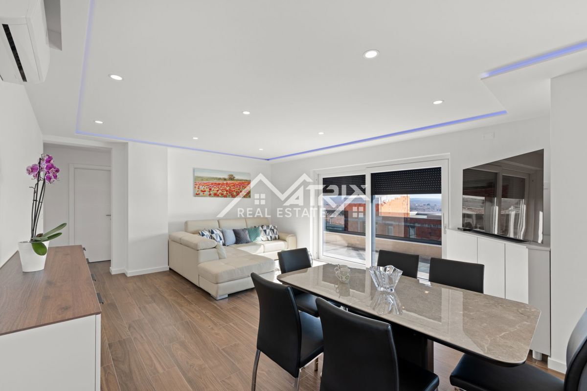 Poreč, luksuzni penthouse s pogledom na morje, Novo!