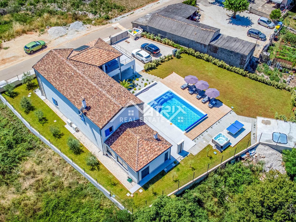 Poreč okolica - Moderna vila z bazenom, jacuzzijem in savno