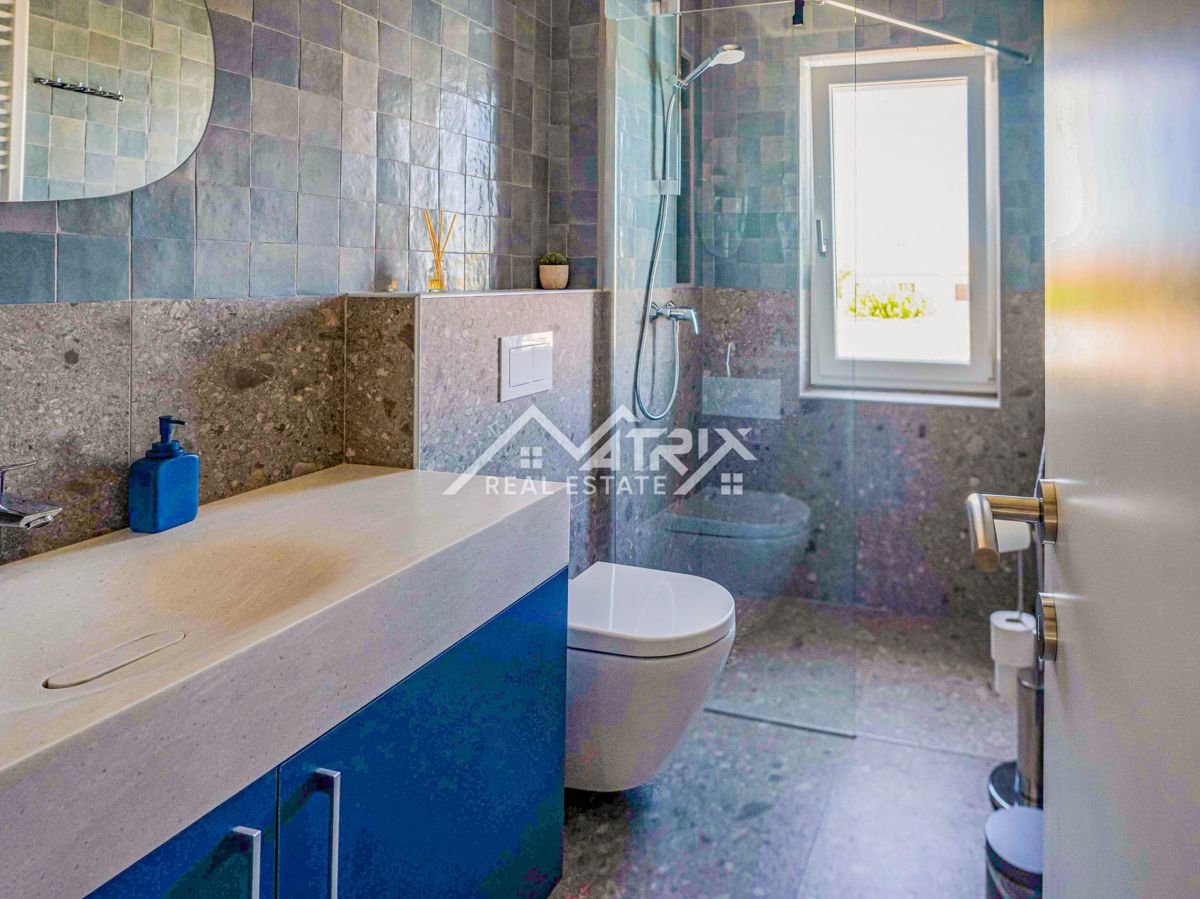 Poreč okolica - Moderna vila z bazenom, jacuzzijem in savno