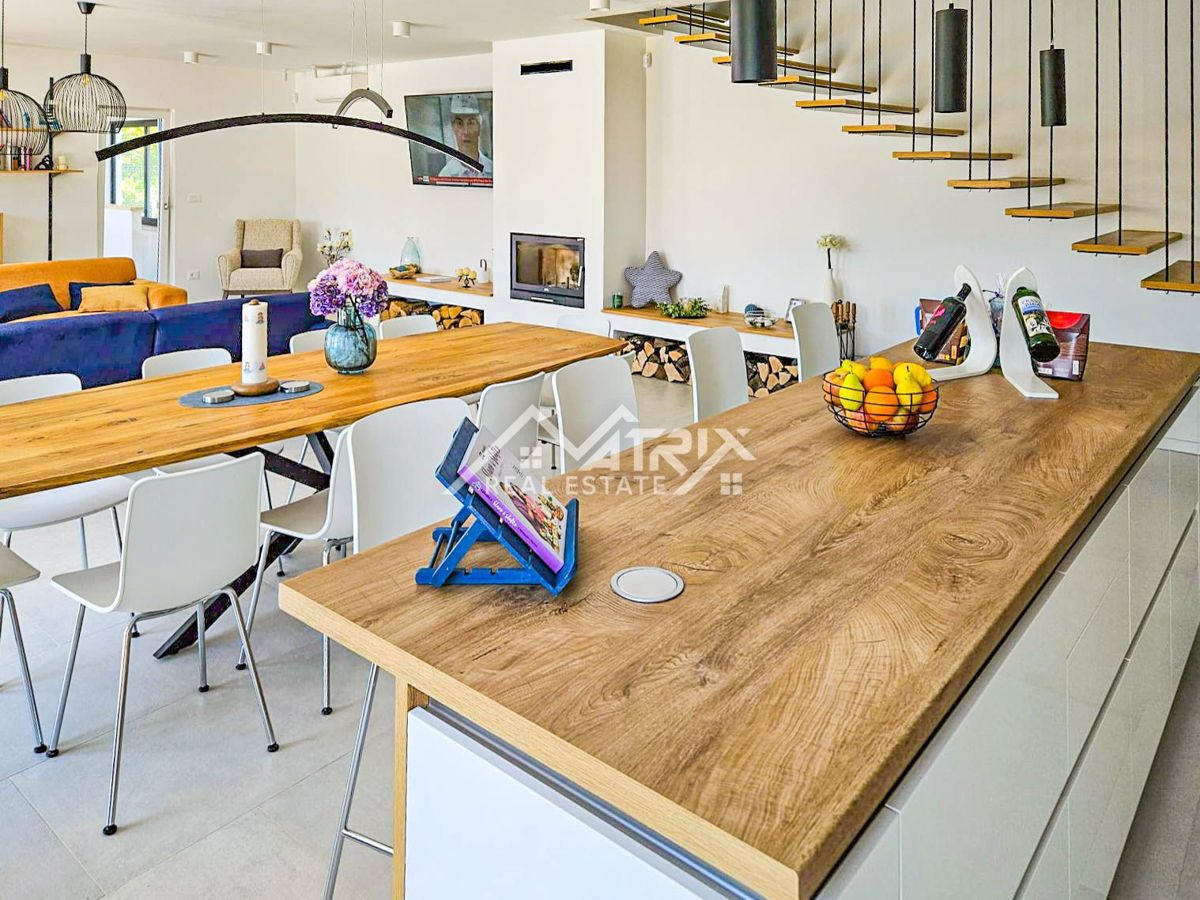 Poreč okolica - Moderna vila z bazenom, jacuzzijem in savno