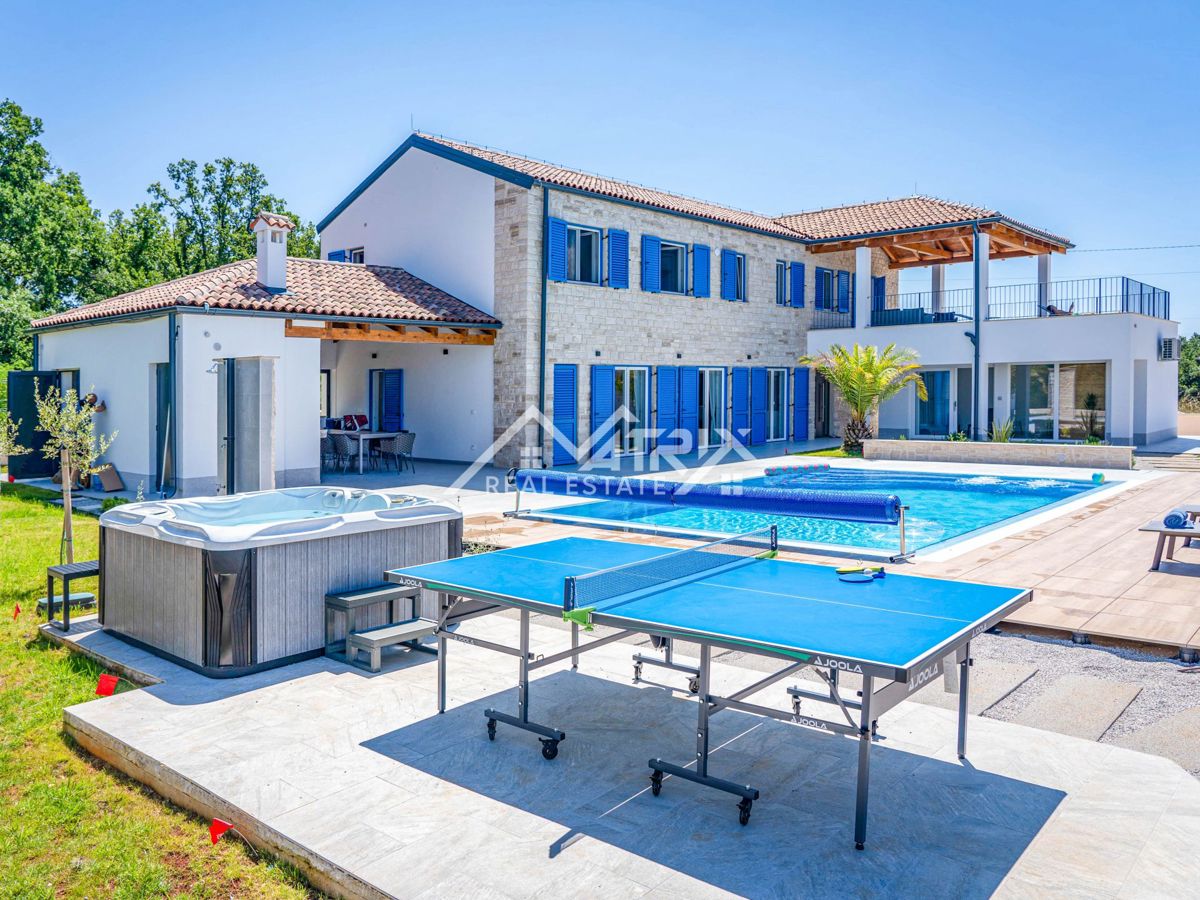 Poreč okolica - Moderna vila z bazenom, jacuzzijem in savno