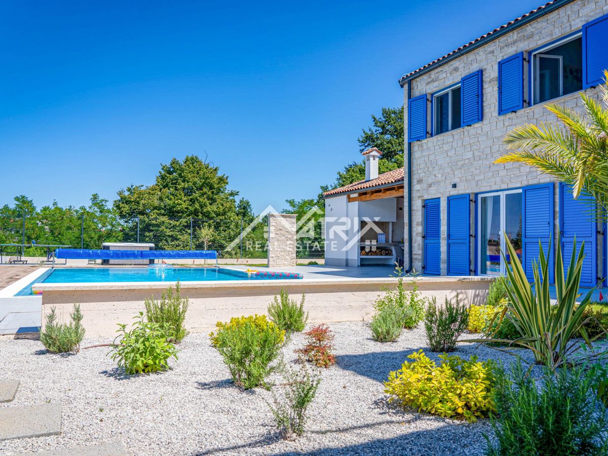 Poreč okolica - Moderna vila z bazenom, jacuzzijem in savno