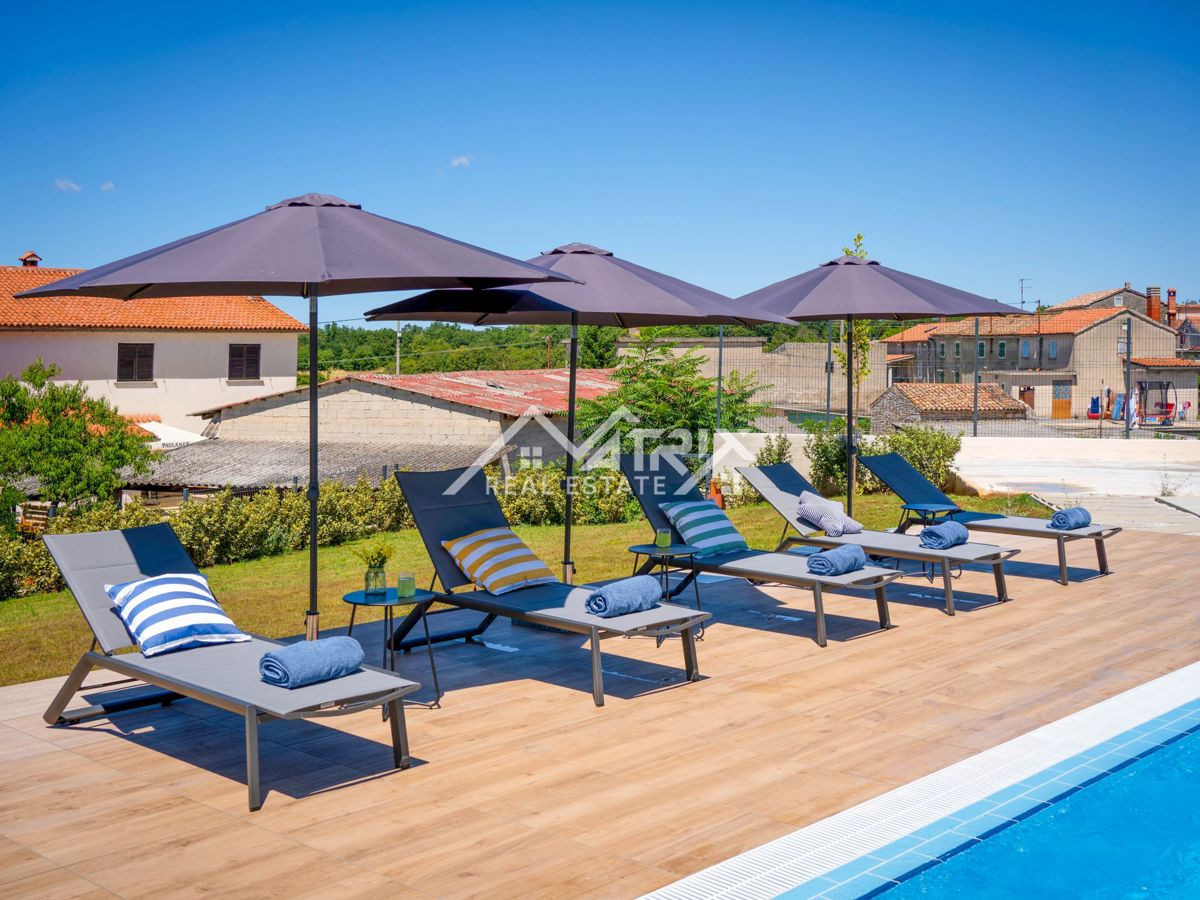 Poreč okolica - Moderna vila z bazenom, jacuzzijem in savno
