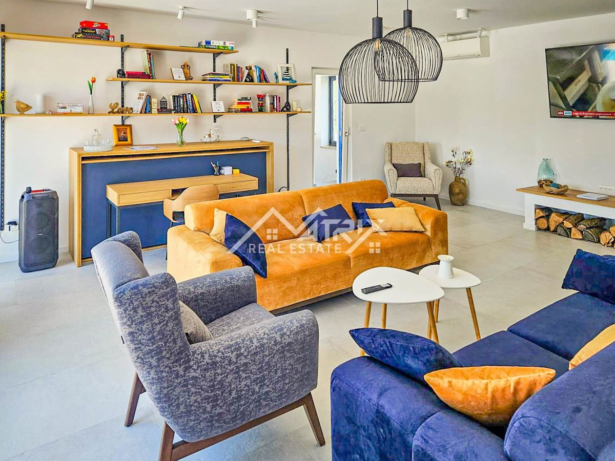 Poreč okolica - Moderna vila z bazenom, jacuzzijem in savno