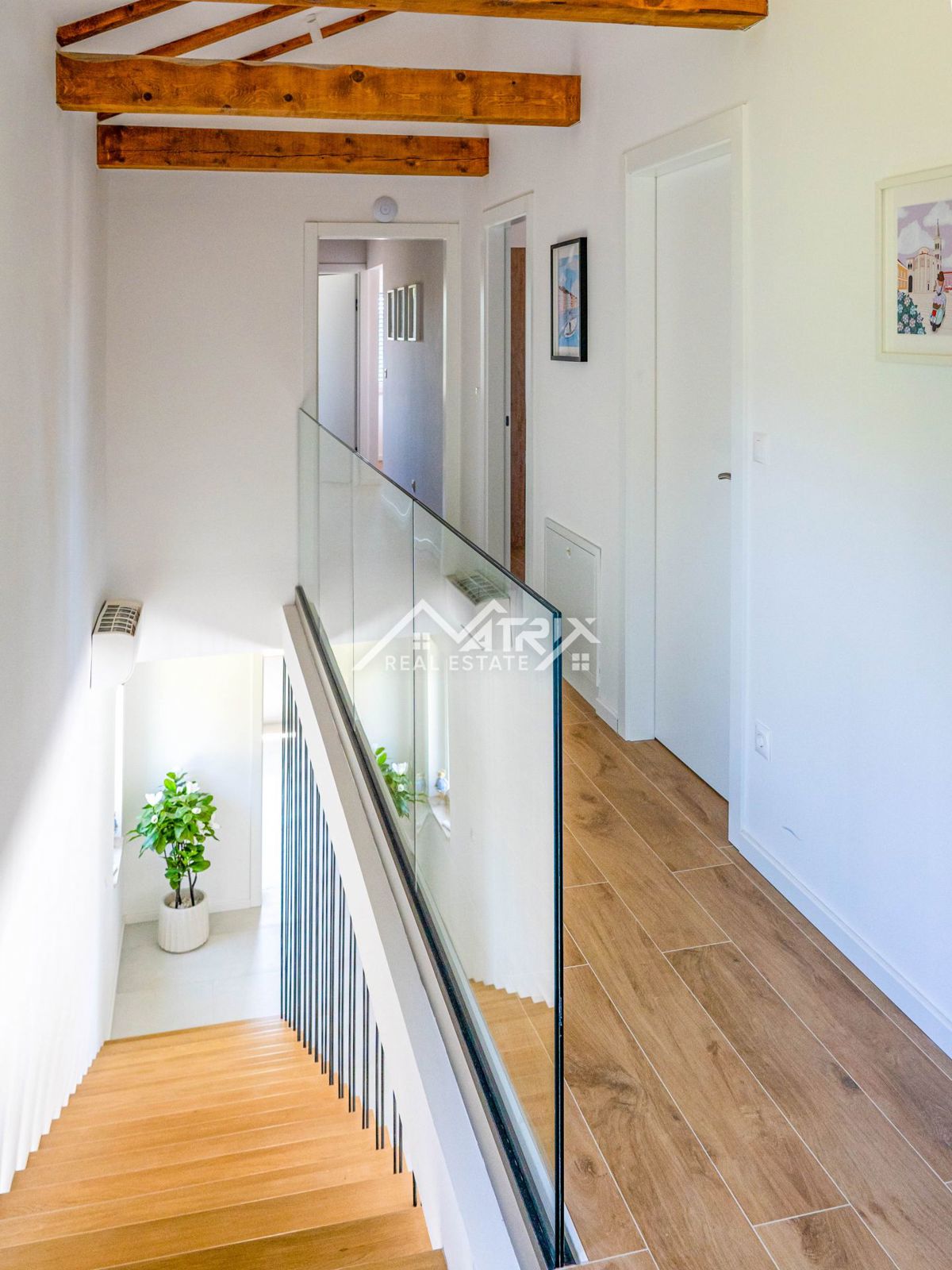 Poreč okolica - Moderna vila z bazenom, jacuzzijem in savno