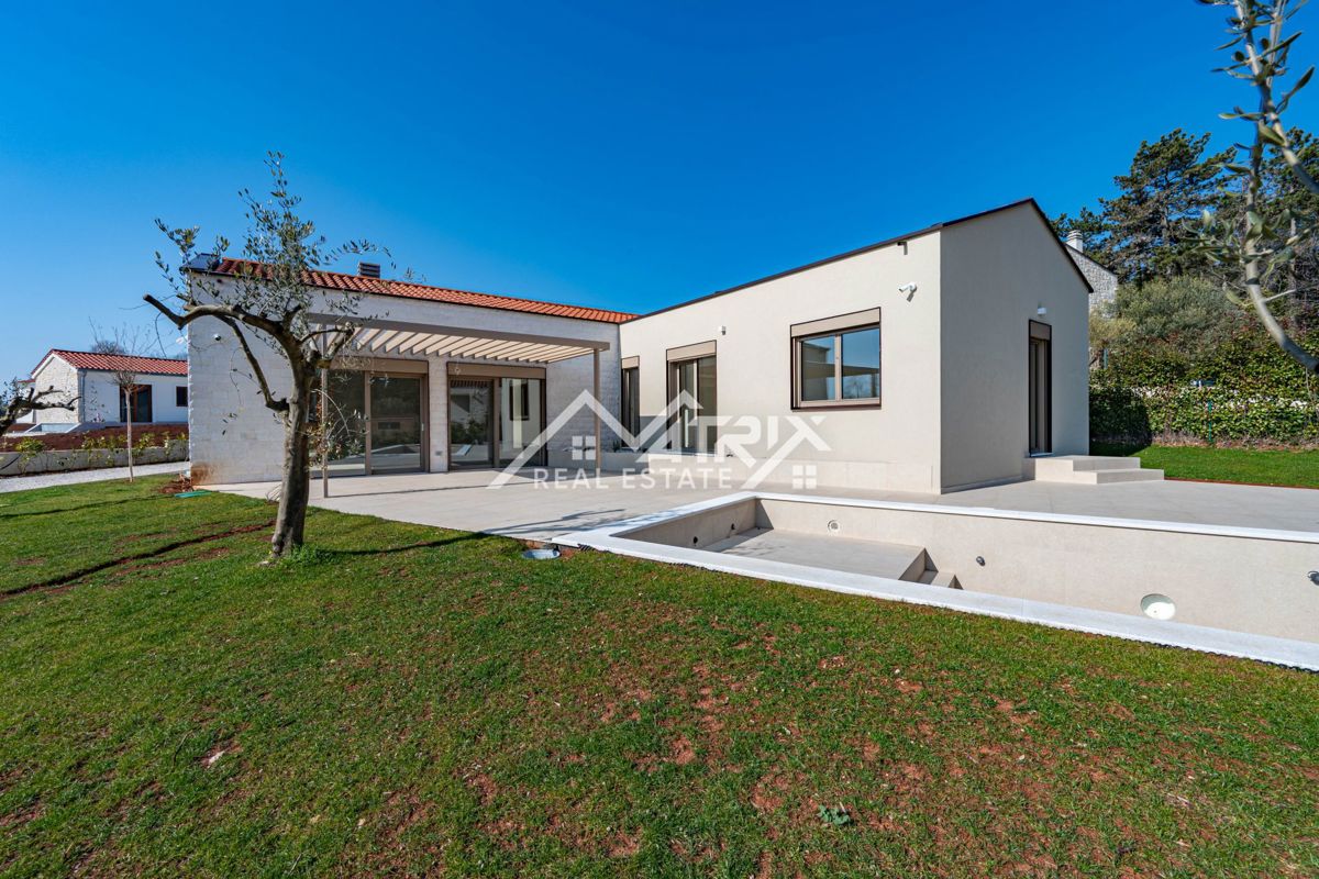 Poreč okolica, moderna pritlična hiša z ogrevanim bazenom