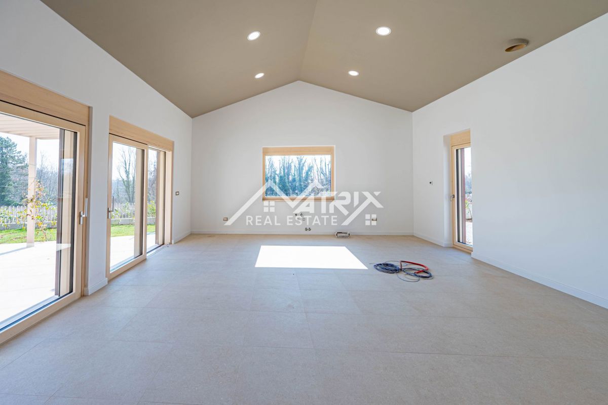 Poreč okolica, moderna pritlična hiša z ogrevanim bazenom