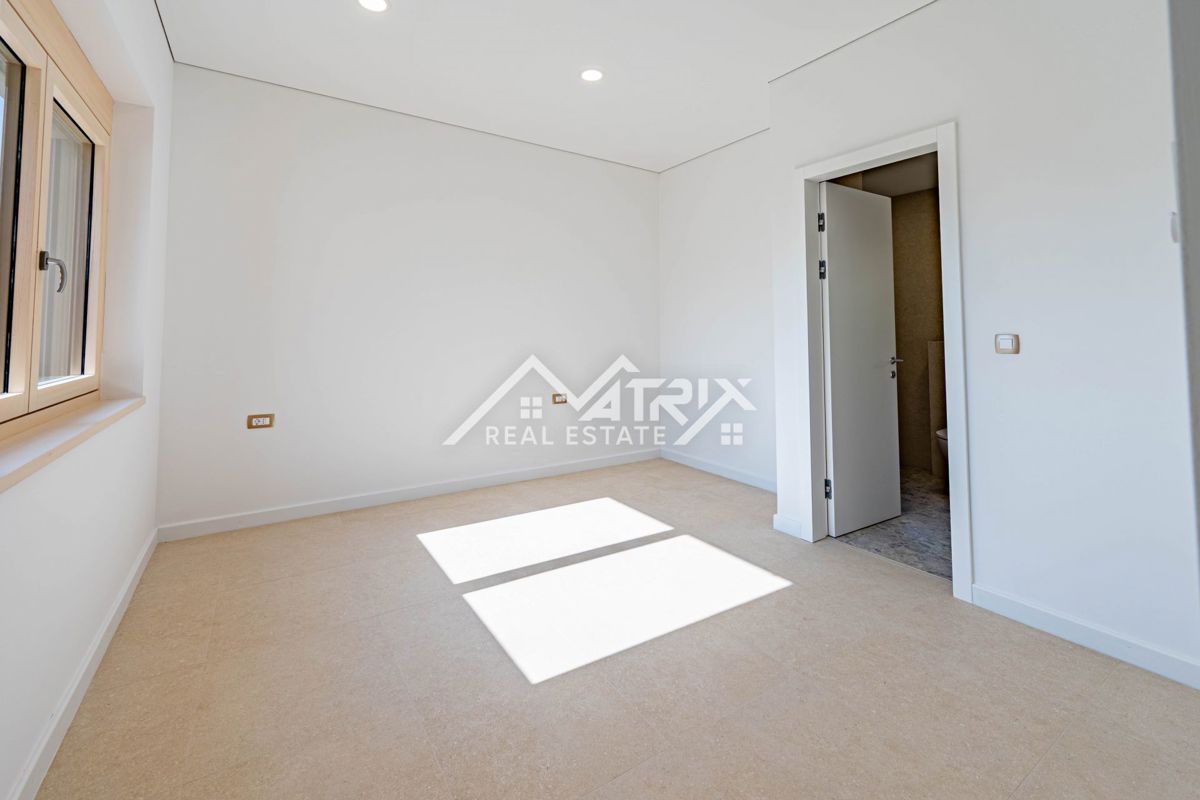 Poreč okolica, moderna pritlična hiša z ogrevanim bazenom