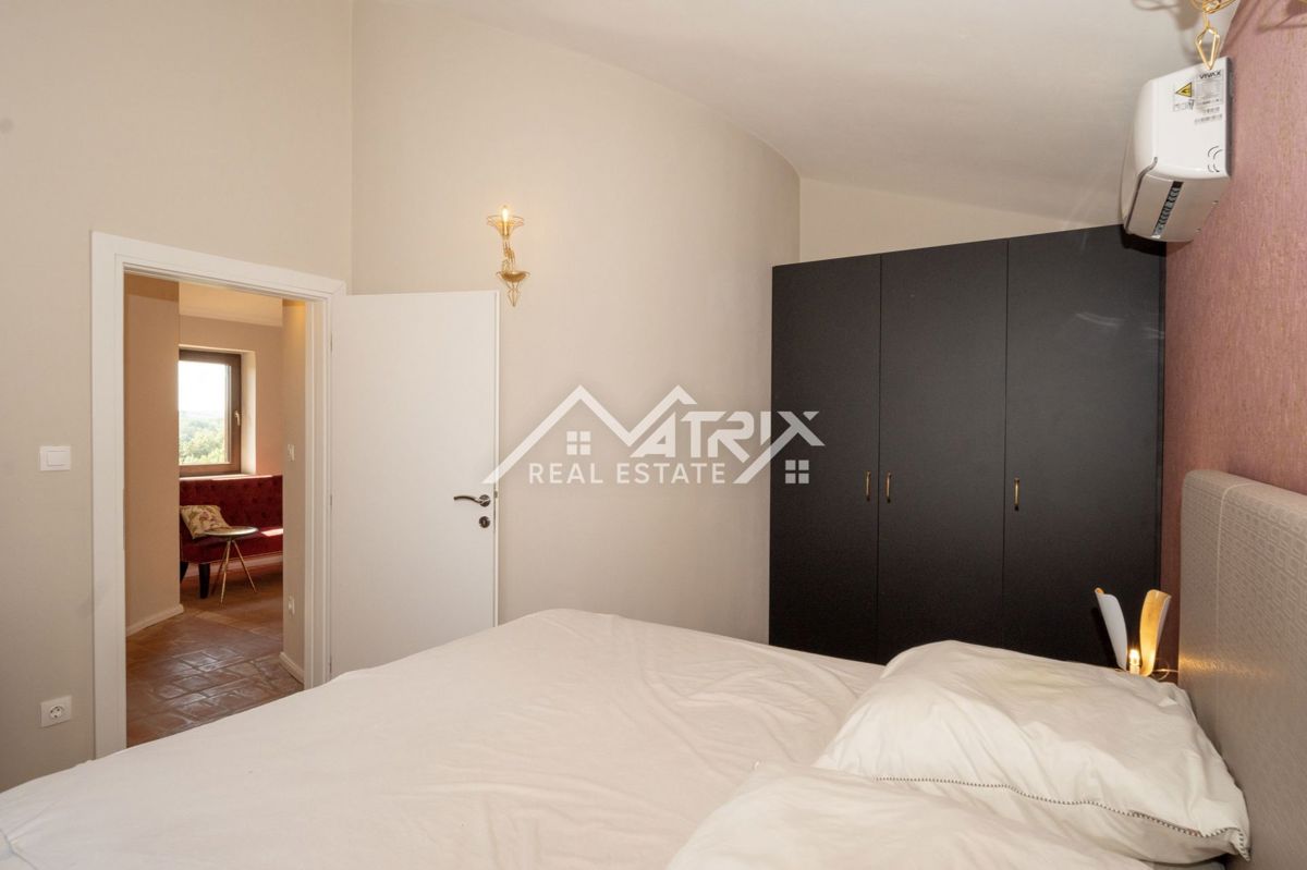 Okolica Poreča, očarljiva kamnita vila z bazenom