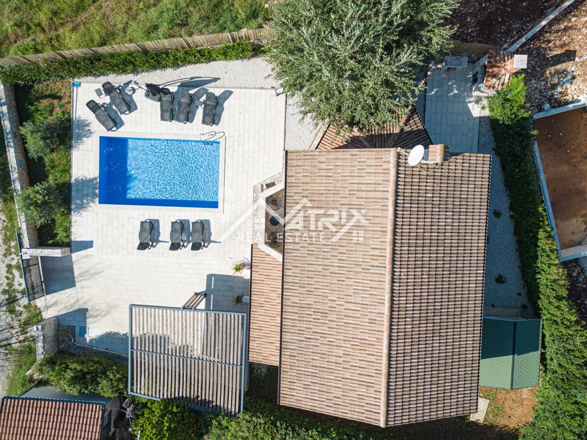 Okolica Poreča, očarljiva kamnita vila z bazenom