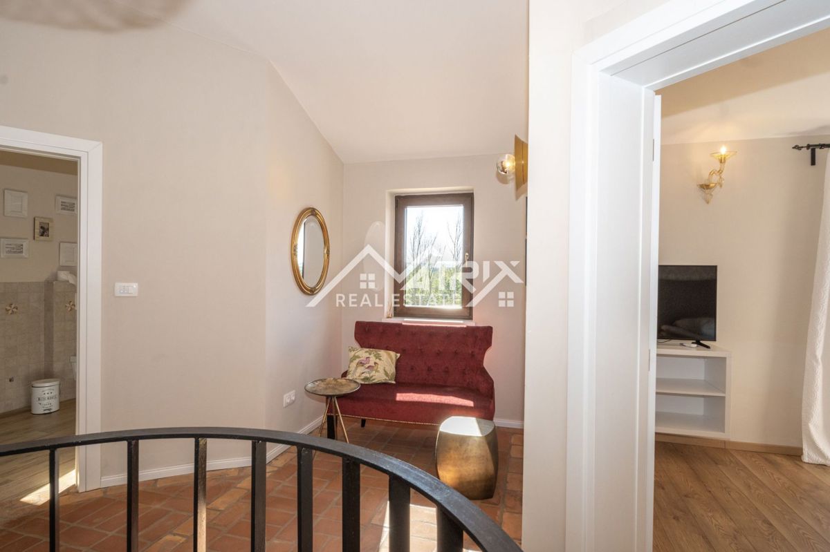 Okolica Poreča, očarljiva kamnita vila z bazenom