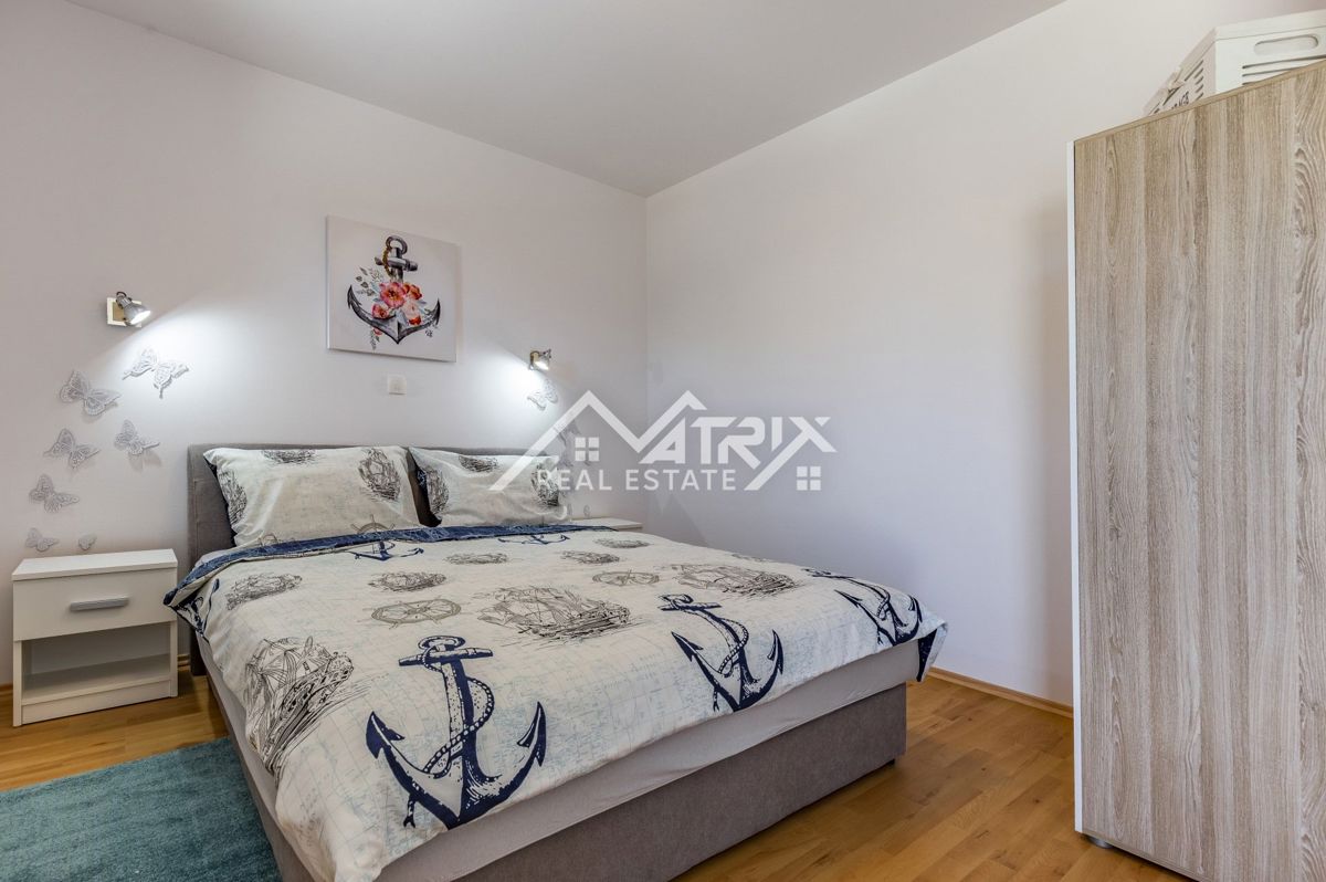 Marčana, Opremljena hiša z bazenom s 4 spalnicami