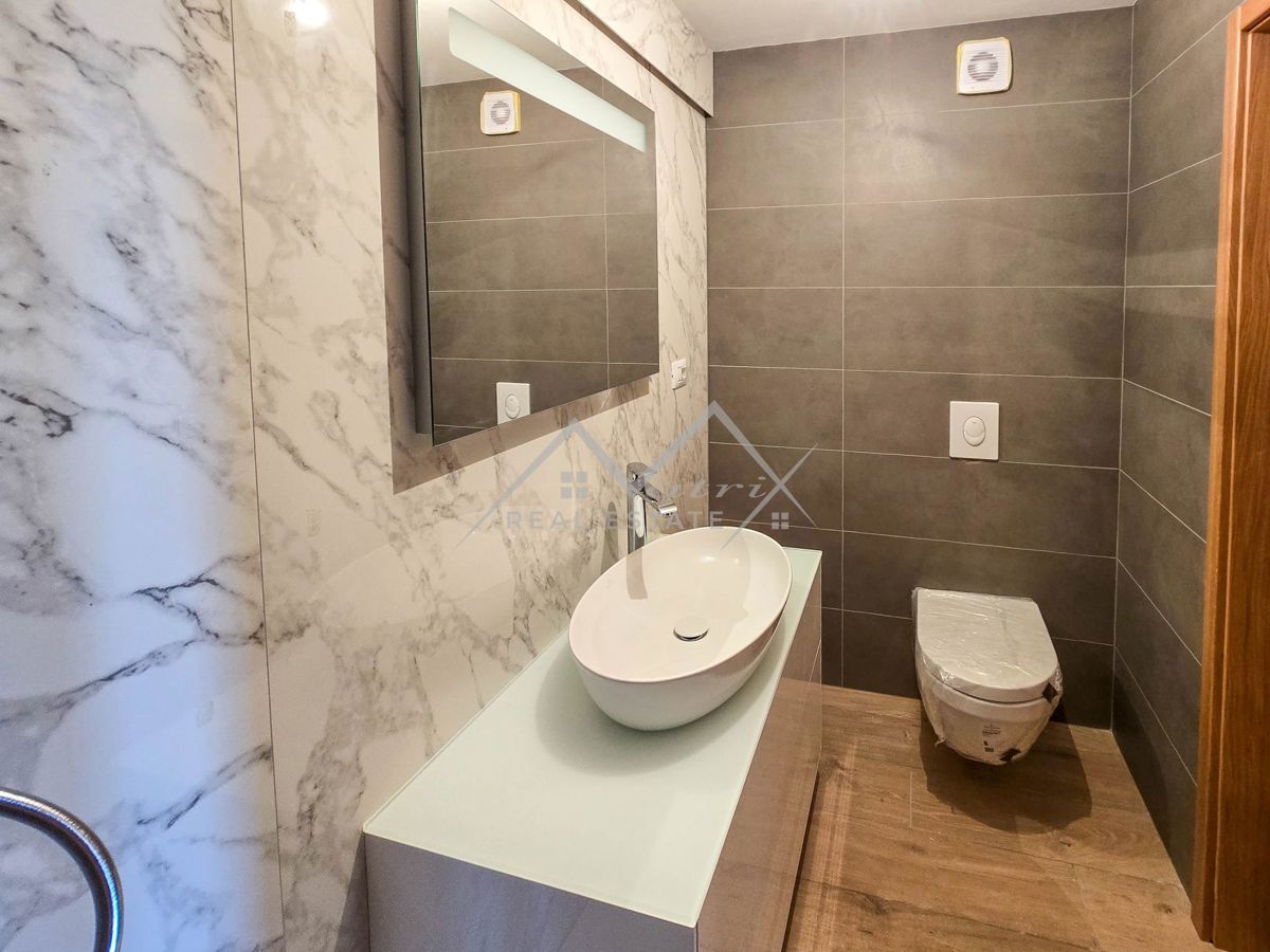 Labin, moderen penthouse s pogledom na morje in stari grad