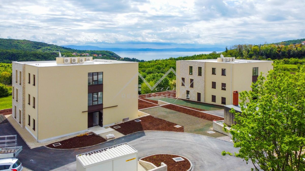 Labin, moderen penthouse s pogledom na morje in stari grad